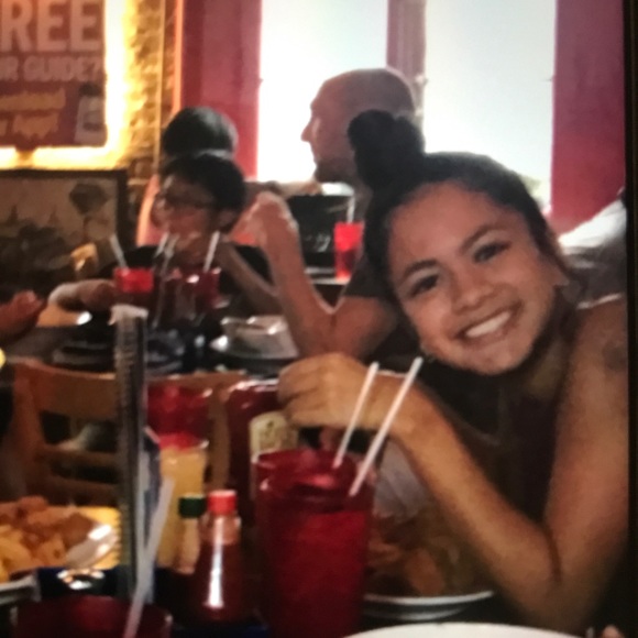 Meet your Posher, Gabriella - Picture 1 of 1